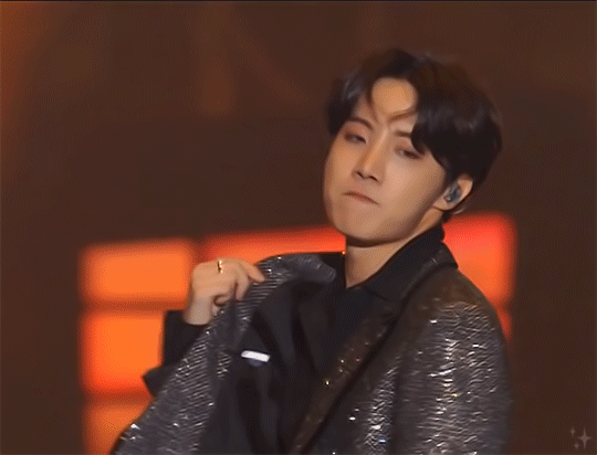 Yandere!BTS: Jung Hoseok as a Gangster.