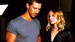 Jason Dohring & Kristen Bell, Veronica Mars Image: VM3-140 …