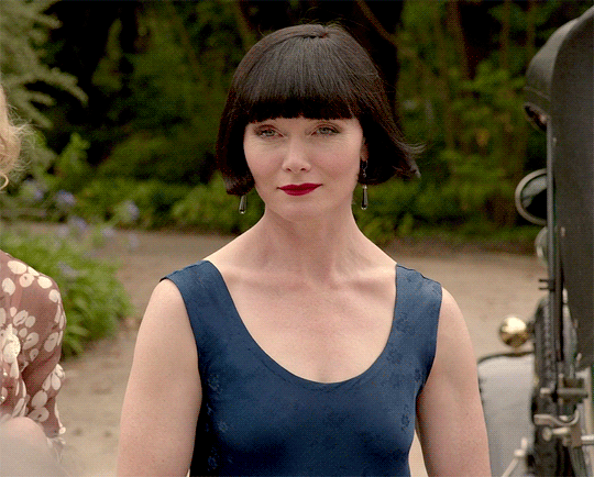 Miss Phryne Fisher : Phryne Fisher in S03E05