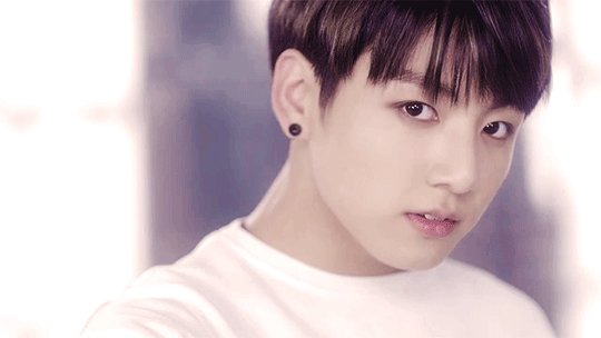 5 times BTS' Jungkook created ripples with his airport fashion sense