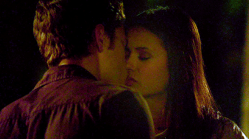 The Vampire Diaries: 10 Best Kisses, Ranked