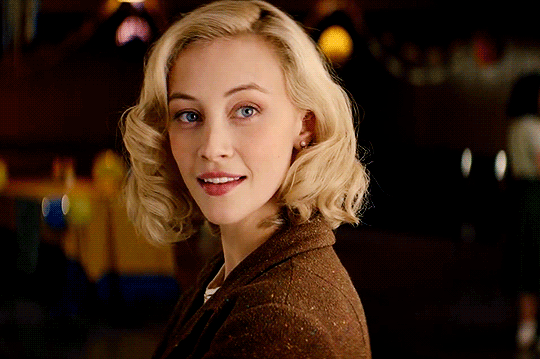 Sarah Gadon As Sadie Dunhill 112263 2016 Now I Just Want Llamas