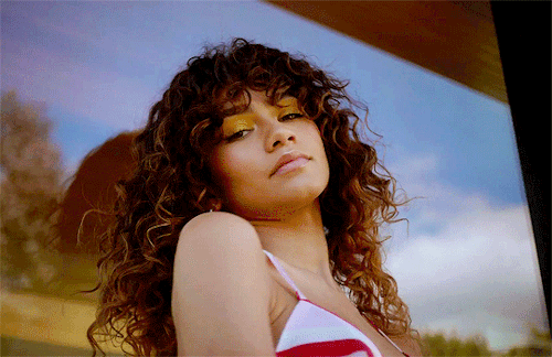 love shot — gifs - Zendaya and the Capucines (for Louis