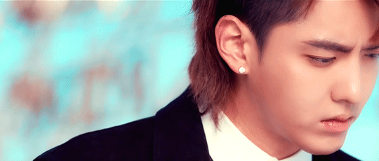 Kris Wu's New Hairstyle Gets Rave Reactions –