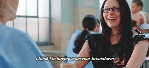 alex vause glasses smile