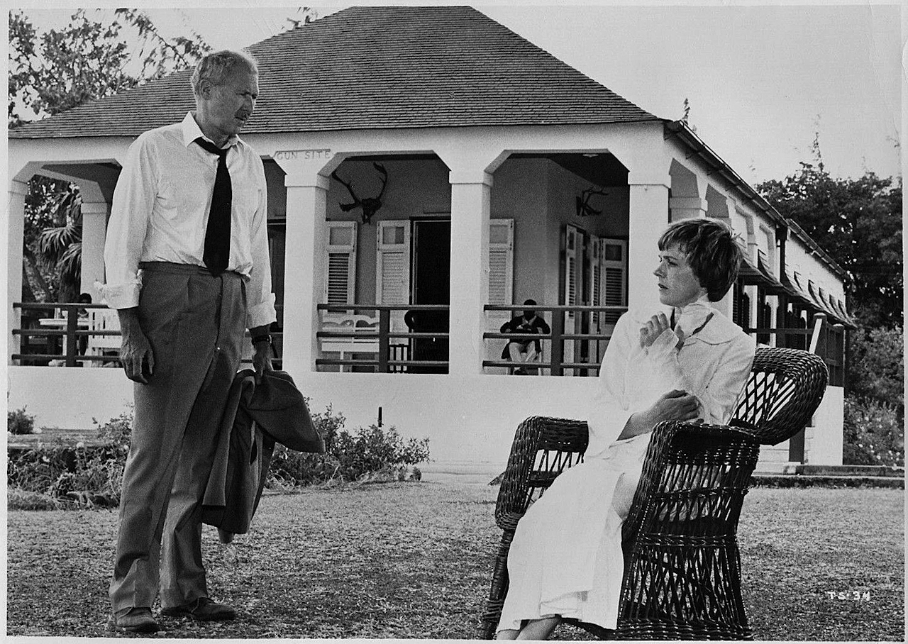 Cinemaocd.tumblr.com — Anthony Quayle and Julie Andrews in The Tamarind...