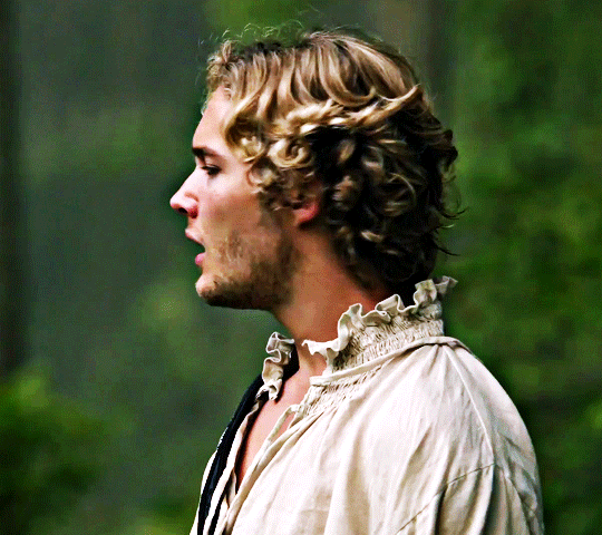 long may she reign — TOBY REGBO as FRANCIS VALOIS ↴ Reign