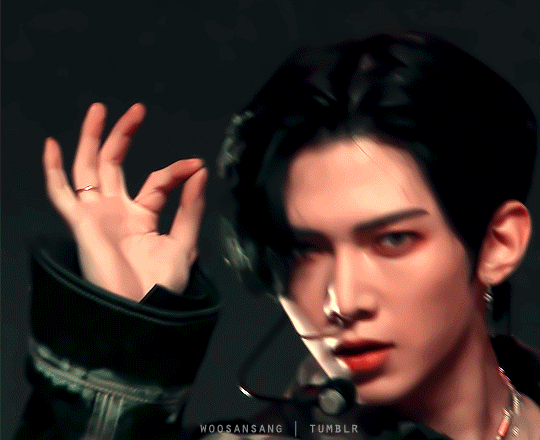 on semi hiatus : random yeosang gifs [ 20 / ∞ ]