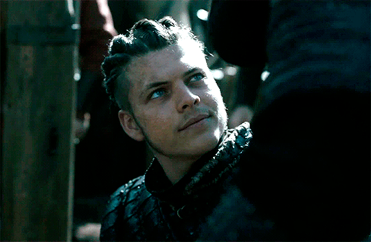 VIKINGS IMAGINES - Imagine Ubbe made a mistake and Ivar tries to
