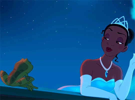 Lets see whats in Tiana's purse! #tiana #theprincessandthefrog