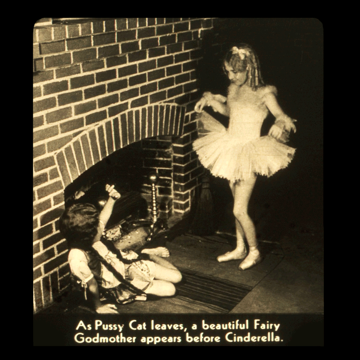 The Vintage View-Master - Caption: As Pussy Cat leaves, a beautiful Fairy...