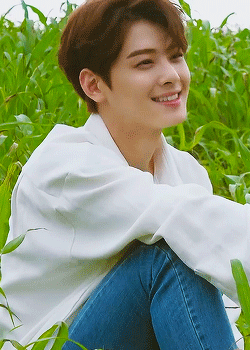 his smile is so precious! ◠‿◠ - 🏷 #아스트로 #차은우 #eunwoo