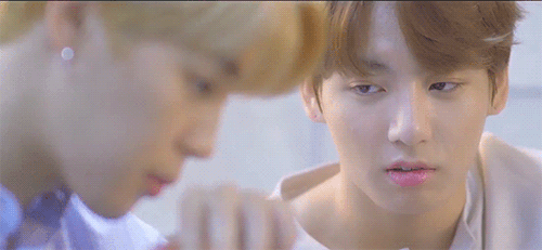  BTS reaction to their idol S/O fainting on stage