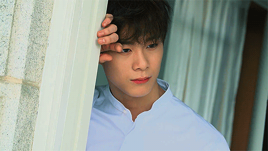 How netizens are reacting to Cha Eun Woo's new military-style short haircut