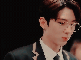 kihyun + glasses /