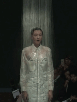 Clothes dissolve on the catwalk at Chalayan SS16 show