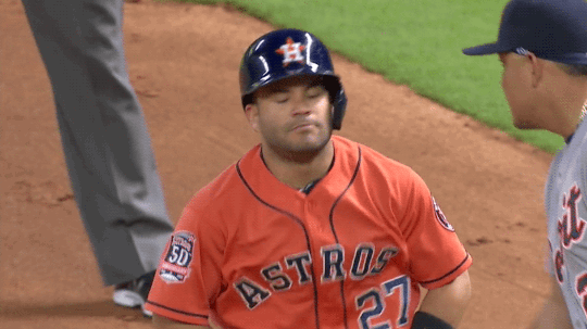 Altuve, Cabrera untuck each other's jerseys 