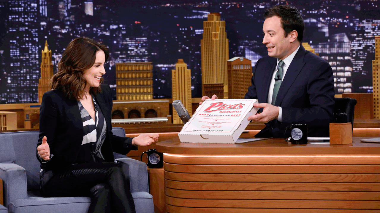 Tina Fey wears leather pants: Photo