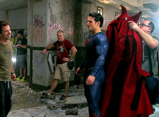 tumblr_o9kx97Iojj1sqqqsqo3_250.gif (245×280)  Superman henry cavill, Batman  vs superman, Superman man of steel