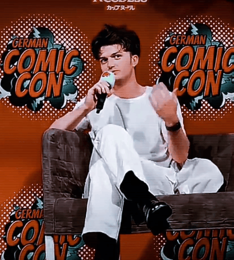 Joe Keery At German Comic Con April Obsessions Of A New Machtaholic