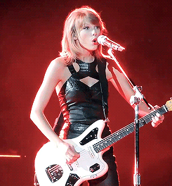 taylor swift fender jaguar