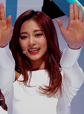 Twice Tzuyu Heart Shaker