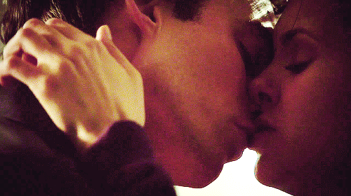 The Vampire Diaries: 10 Best Kisses, Ranked