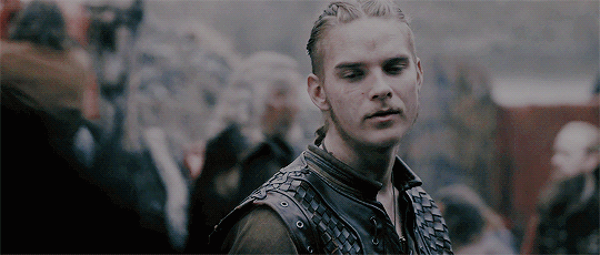 PAIRING: IvarxF!Reader UNIVERSE: Vikings WORDS