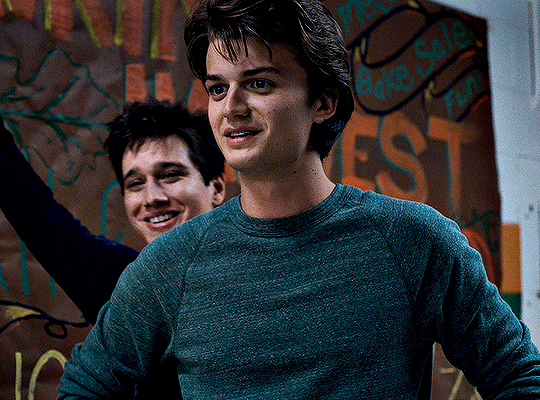 djo: STEVE HARRINGTON IN EVERY EPISODE ↳ 1.02:... : DAILYFLICKS