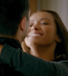 Bonenzo Bonenzo Moments 8x11 Enzo Carrying Bonnie