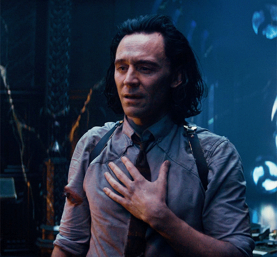 Tom Hiddleston as Loki in Loki | 1x06 For All... : i'm with you til the ...