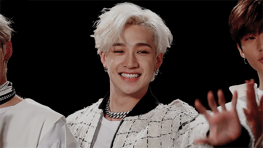 Os vídeos de rayxvz☆, (bangchan gf's) °• (@_chanslv.skz) com som original  - rayxvz☆, (bangchan gf's) °•