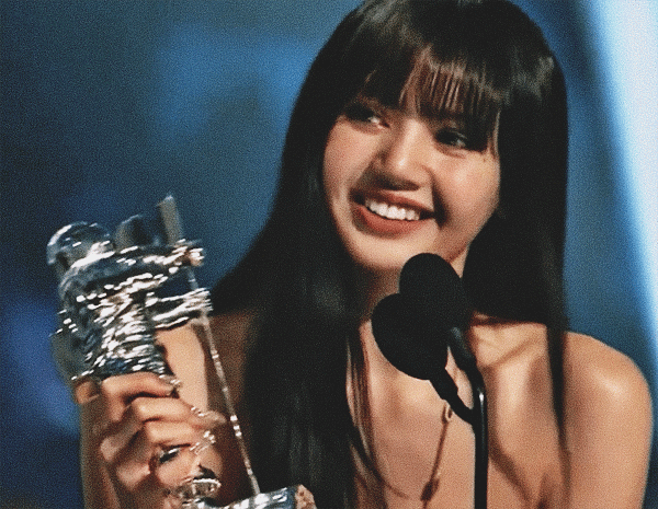 All Eyes On Me — Lisa Best K Pop 2022 Mtv Vmas 8619