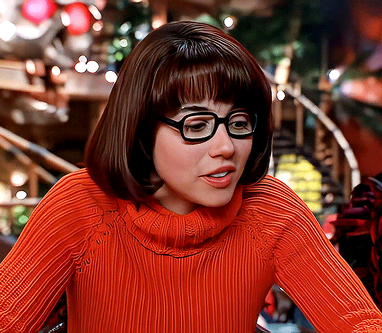 Heartstopper/Good Omens 2: Linda Cardellini As Velma Dinkley (Scooby-Doo...