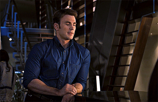 CHRIS EVANS as STEVE ROGERS in AVENGERS: AGE OF...: CHRIS EVANS EDITS