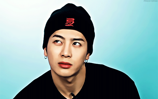 GOT7's Jackson Wang gives alarming message after falling into