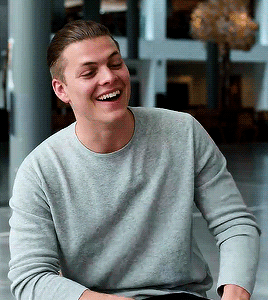 Pin by DDee 16 on Vikings  Ivar the boneless, Alex hogh andersen