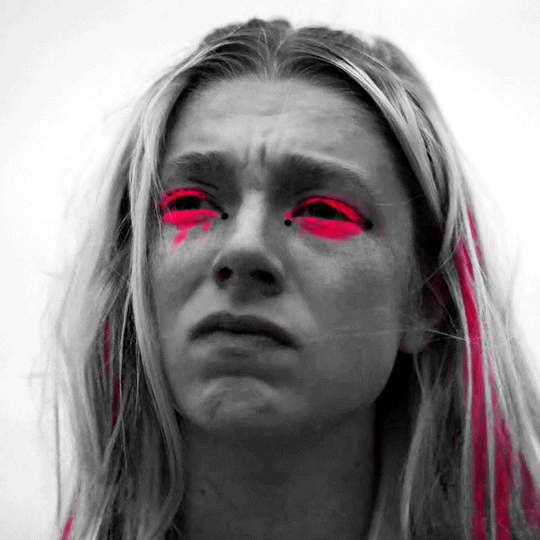 HUNTER SCHAFER as JULES VAUGHN: TELEVISION