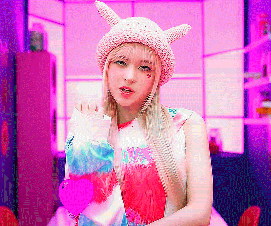 GOMAWO TAEYEON : LILY NMIXX 'YOUNG, DUMB, STUPID' mv (2023)