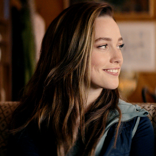 VICTORIA PEDRETTI as LOVE QUINN in ‘YOU’ SEASON 3: TV & FILM GIFs