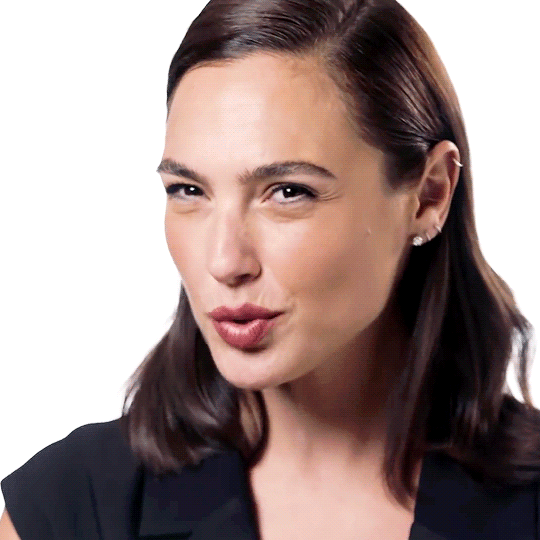 Gal gadot hot sale ear piercing